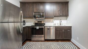Microwave, oven, dishwasher, cookware/dishes/utensils