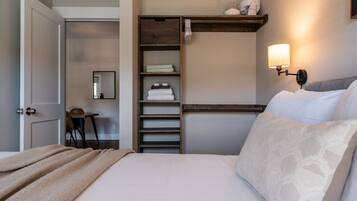 2 bedrooms, travel crib, WiFi, bed sheets