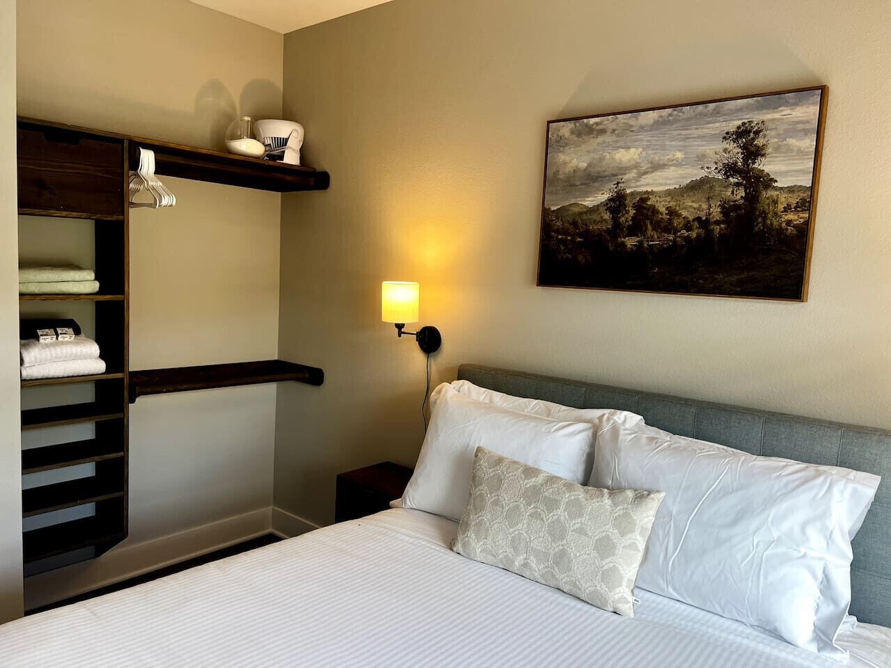 Vauvan matkasänky, Wi-Fi, vuodevaatteet