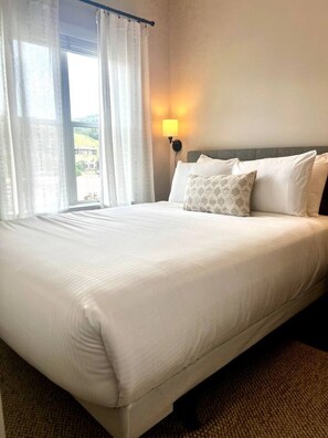 Travel cot, WiFi, bed sheets - The Alpine Getaway - Mtn View, Dog Considered (Crested Butte)