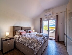 House | 4 bilik tidur, seterika/papan seterika 