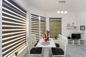 House | Dining - Luxury Holiday Home With Private Outdoor Jacuzzi (Vodice)