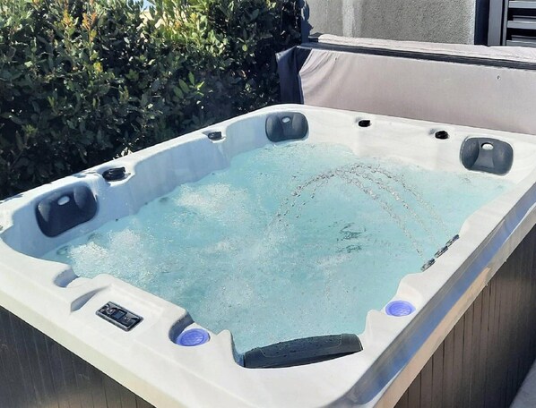 Nhà | Bồn tắm spa ngoài trời