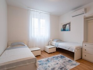 Nhà | 2 phòng ngủ, bàn ủi/dụng cụ ủi quần áo 