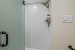 Shower, hair dryer, bidet, towels - Liberty Hideaway is a home designed for comfort, connection, and easy living. (Lexington)