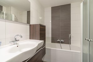 Bathroom - 4-person Apartment With Island-sea View (De Koog)