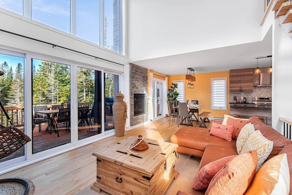 Fireplace, table football - Boho Chic Lake Mountain Spa Games Kayak EV charger (Sainte-Lucie-des-Laurentides)