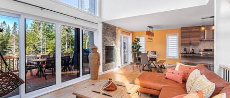 Smart-TV, Kamin, TischfuĂball