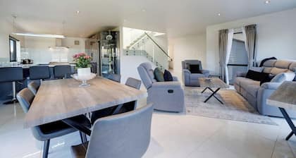 Modern Spacious Home with Backyard and Parking