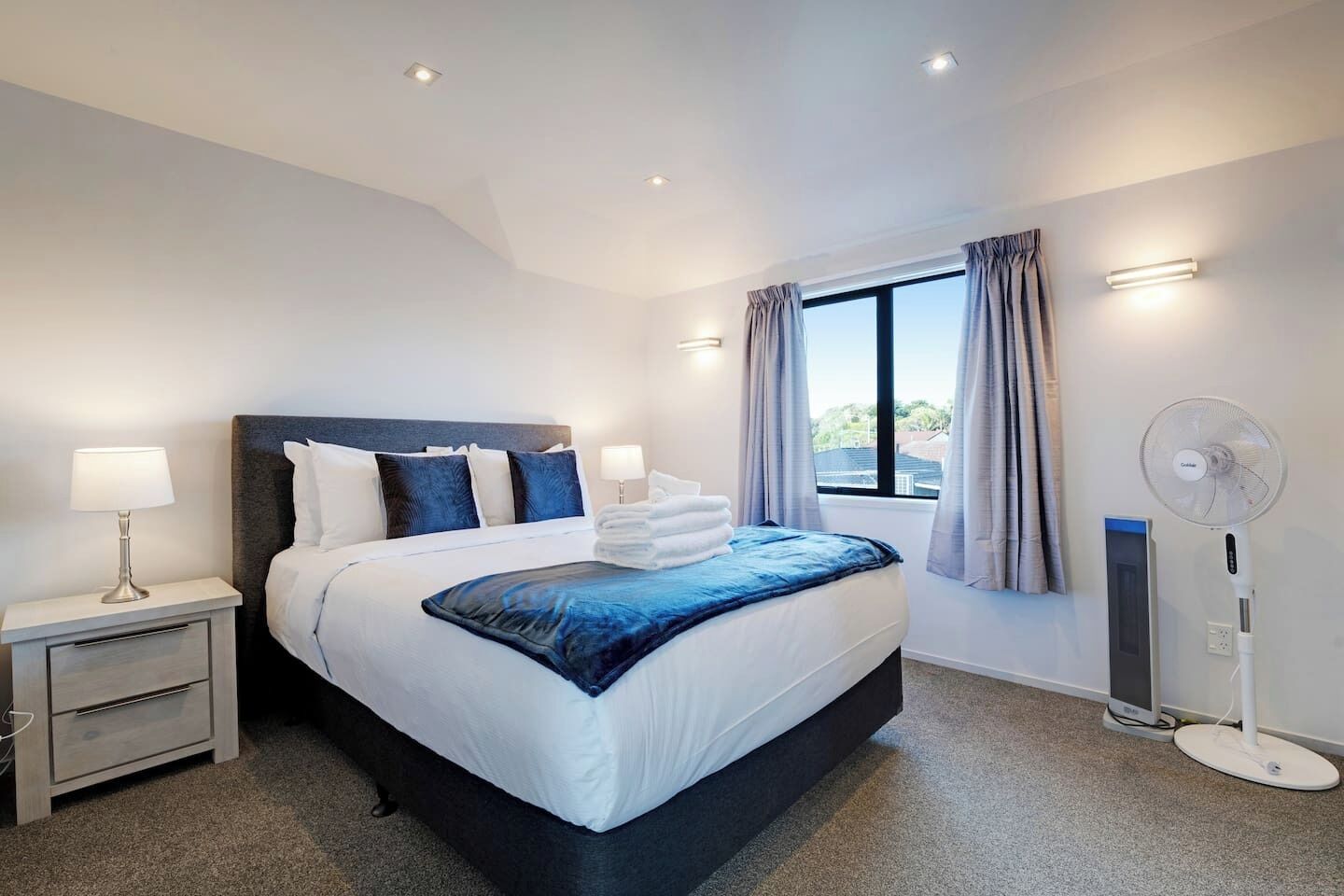 3 bedrooms, desk, iron/ironing board, WiFi
