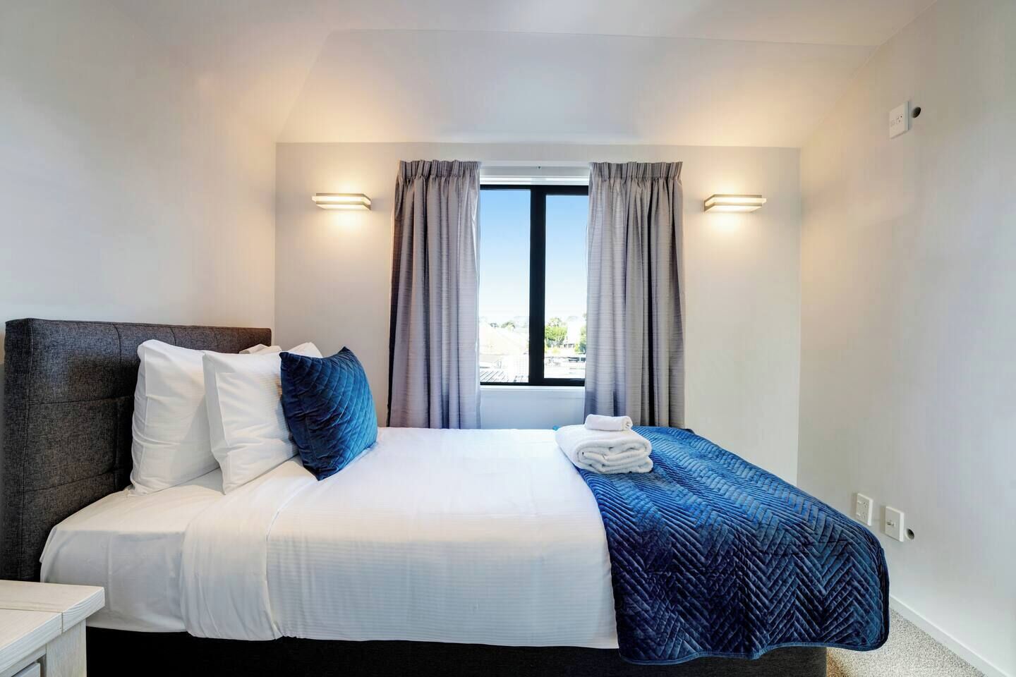 3 bedrooms, desk, iron/ironing board, WiFi