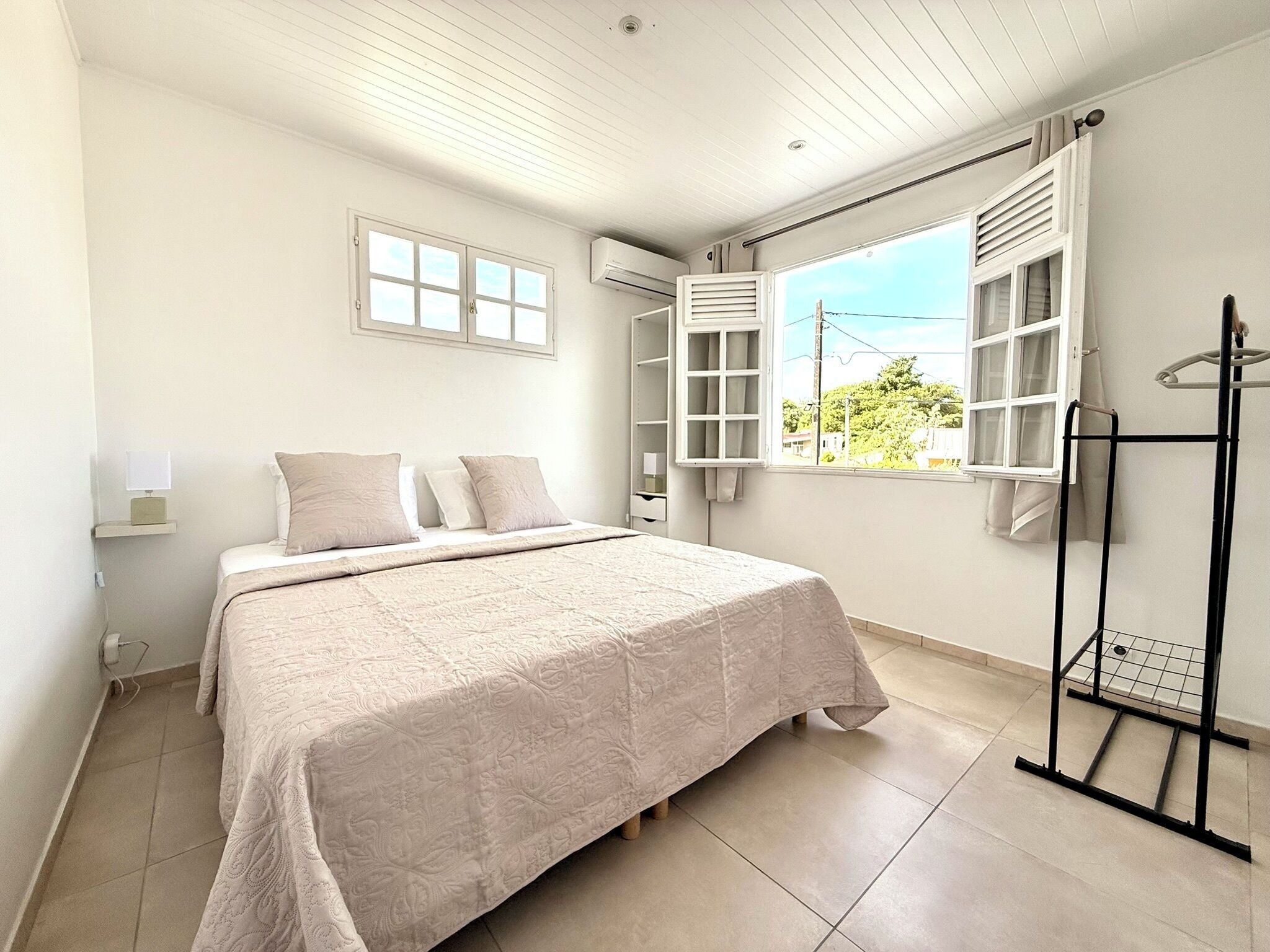 3 chambres, fer et planche à repasser, Wi-Fi gratuit, draps fournis