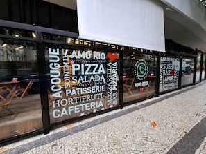 Outdoor dining - Leblon- Design e aconchego. (Rio de Janeiro)