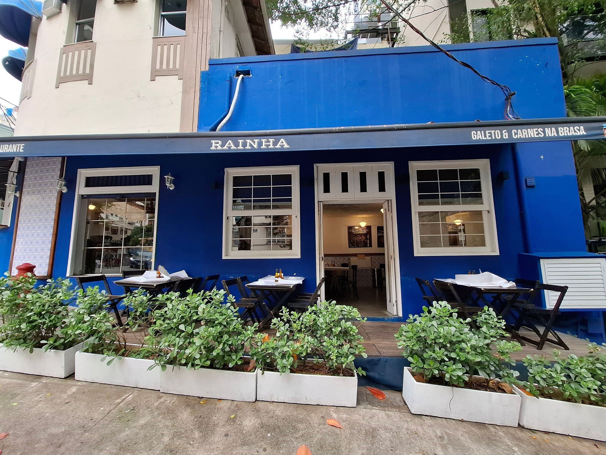 تناول الطعام بالخارج