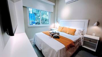 Apartment | Blackout drapes, free WiFi