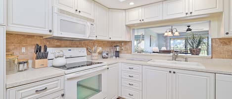 冷蔵庫、電子レンジ、オーブン、食器洗い機