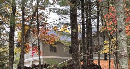 Lakehouse Sleeps 11, Golf, Trails, Lake, Fireplace, True 4-Season