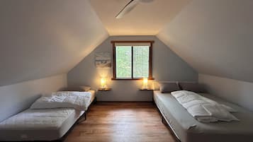 5 habitaciones, escritorio, internet y ropa de cama