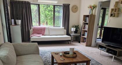 MikiMiki Retreat. Peaceful rural cottage close to Tararua Ranges and Masterton.