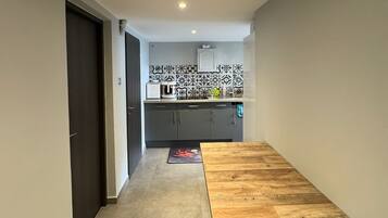 Réfrigérateur, plaque de cuisson, lave-vaisselle