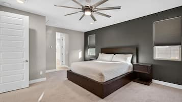 3 habitaciones, escritorio, tabla de planchar con plancha y wifi