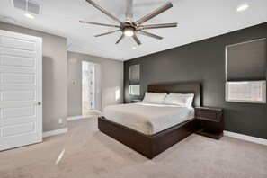 3 bedrooms, desk, iron/ironing board, WiFi