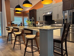 Fridge, microwave, oven, stovetop - Vista Lux • Luxury Acre Retreat Near Mount Dora (Mount Dora)