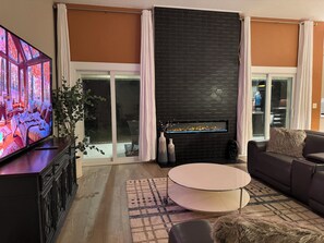 TV, lareira