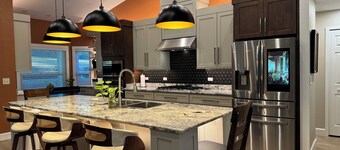 Vista Lux: No Chores, Kids Swing & Boat Parking!