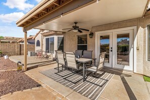 Outdoor dining - Family Friendly Home w/ Large Backyard - 9 mi from State Farm Stadium (Avondale)