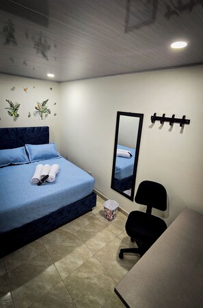 4 bedrooms, iron/ironing board, WiFi, bed sheets