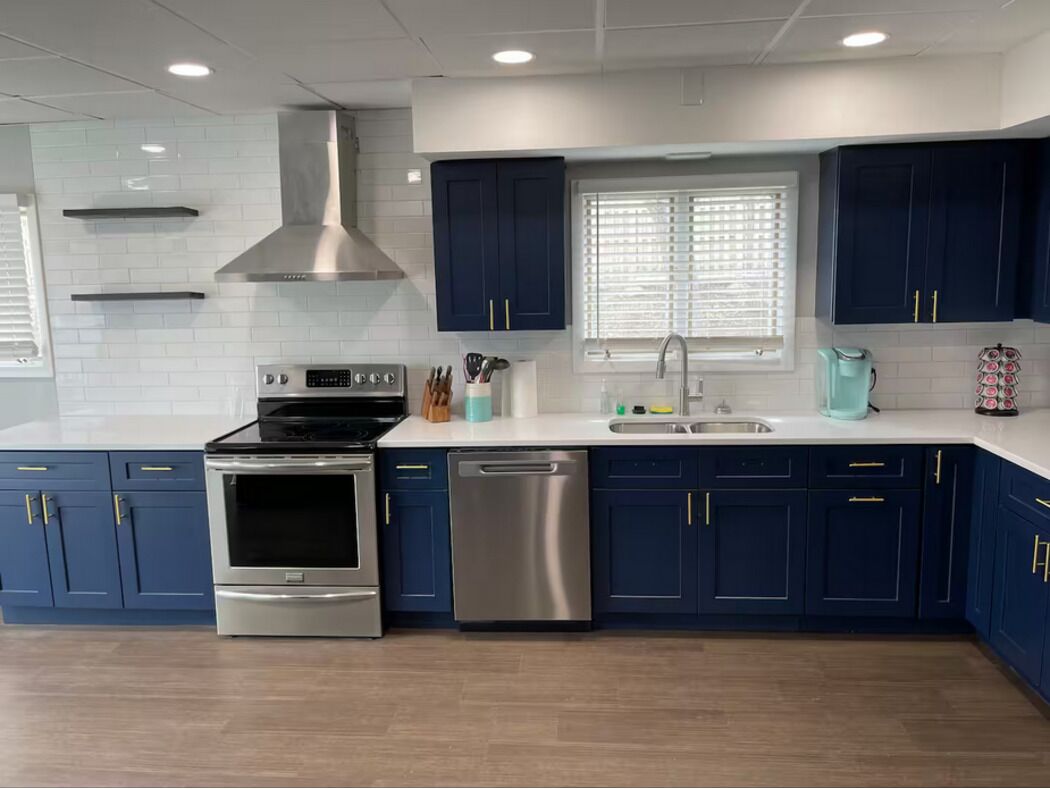 Mikrowelle, Ofen, Herdplatte, Geschirrspüler