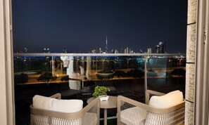 Apartment (1 Bedroom) | Interior - Luxury 1BR w/ Balcony & Burj Khalifa View (Dubai)