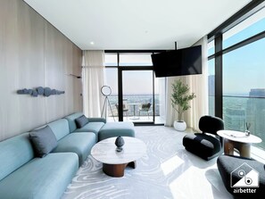 Apartment (3 Bedrooms) | Front of property - Luxurious 3BR Canal View Apartment Pool + Gym (Dubai)