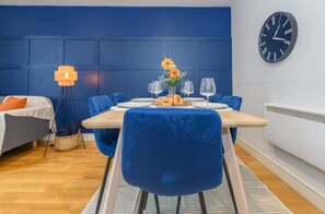 Dining - Prime apartment in Leeds - Central location (Leeds)