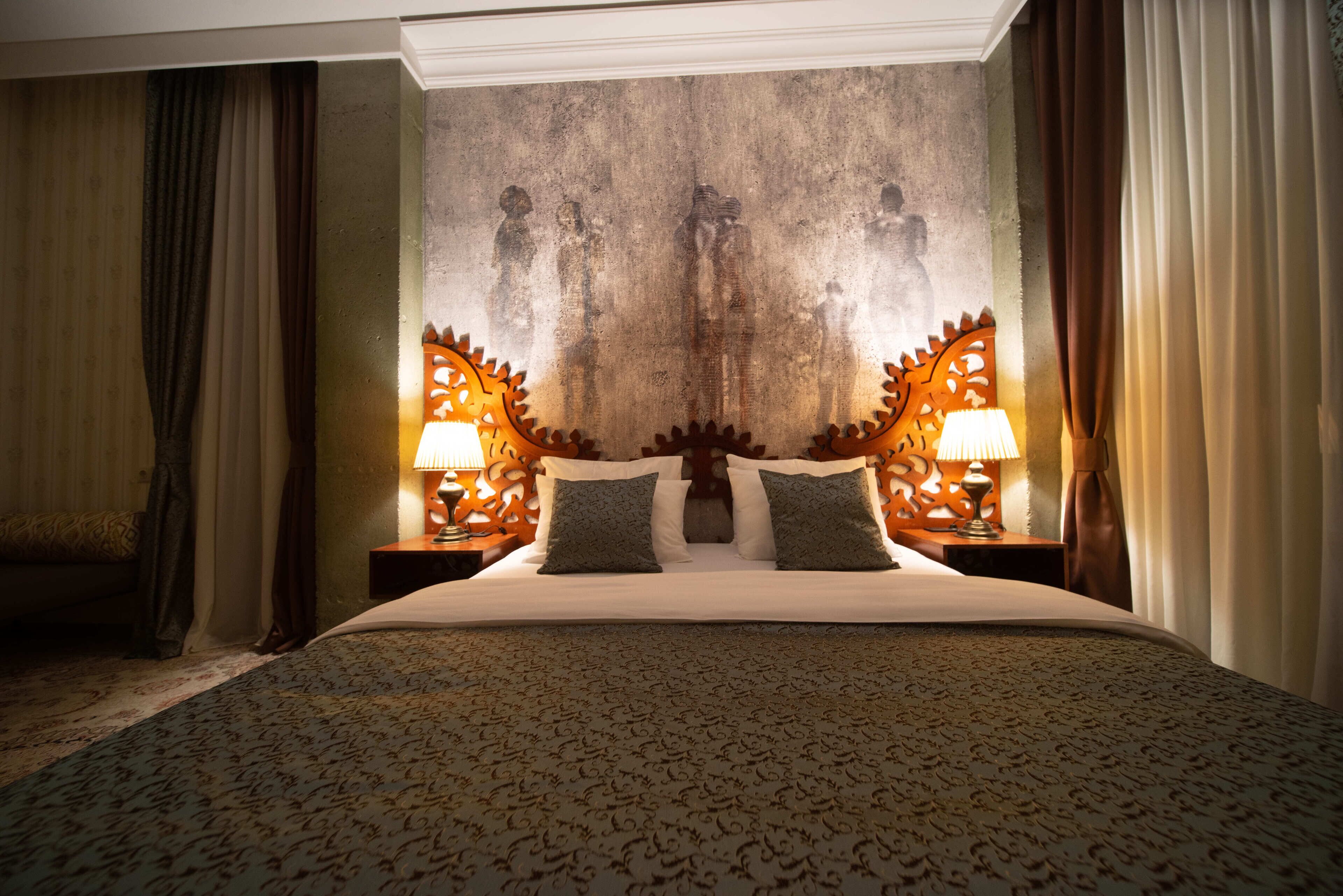 10 bedrooms, iron/ironing board, WiFi, bed sheets