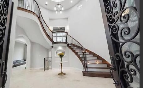 Interior. Gorgeous 7200 sq ft estate with AC in vibrant Houston Galleria Area