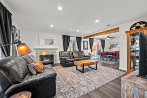 TV, fireplace - Entertainer's Paradise Escondido Escape with Pool & Hot Tub (Escondido)