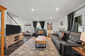 TV, fireplace - Entertainer's Paradise Escondido Escape with Pool & Hot Tub (Escondido)