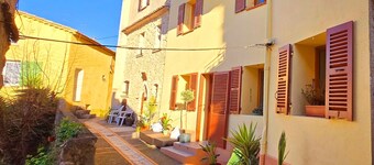 Pleasures between sea and mountains