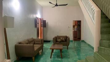 Junior Room, Private Pool, City View | Living area