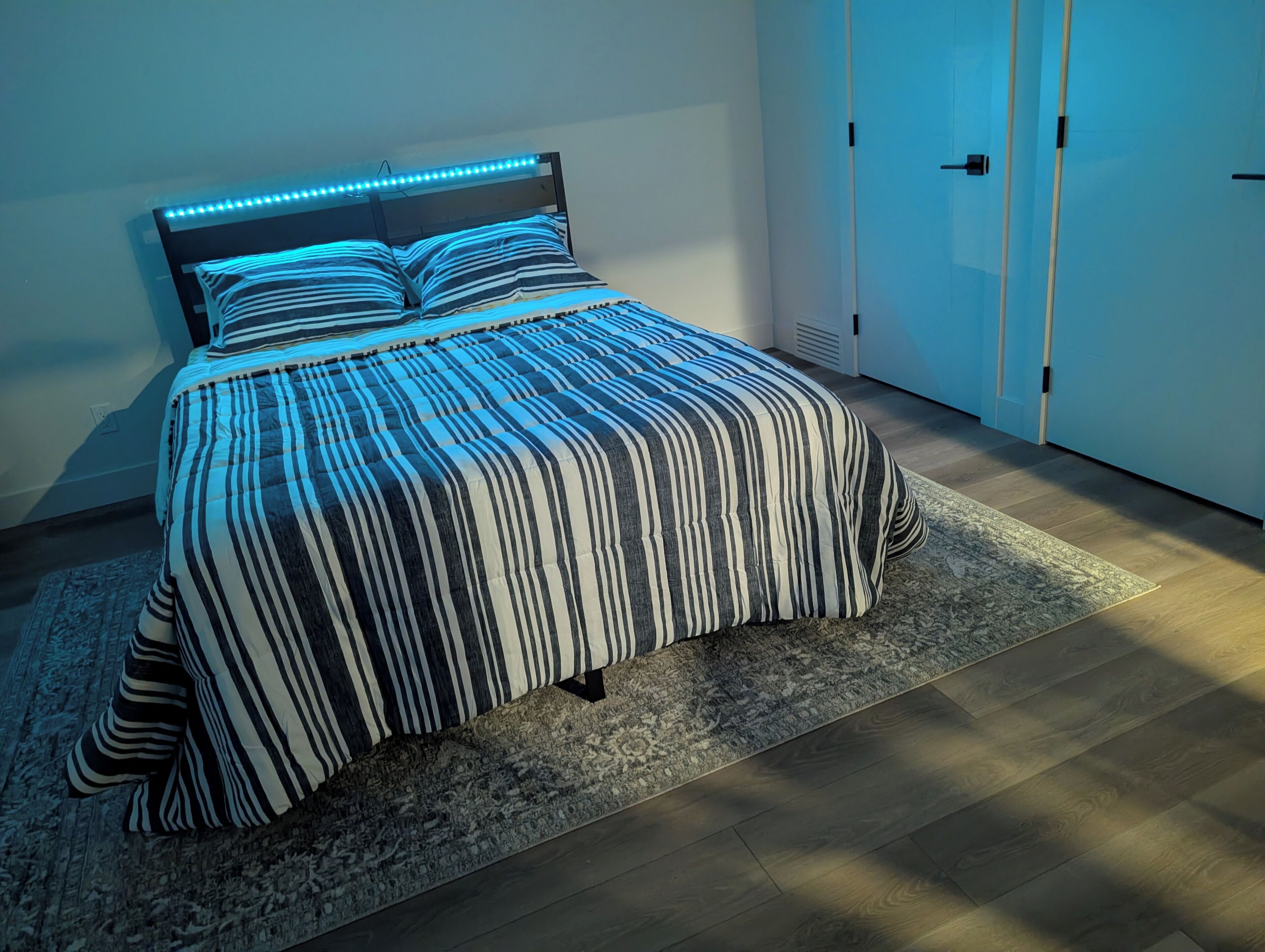 2 bedrooms, desk, iron/ironing board, WiFi