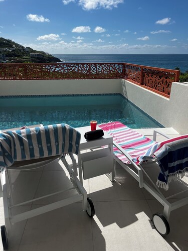 Luxury 2BDR Indigo Bay Beach Condo with Private Pool