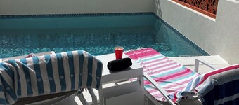 Luxury 2BDR Indigo Bay Beach Condo with Private Pool