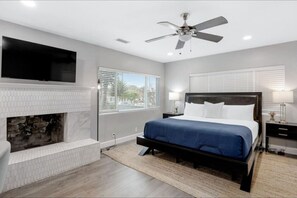 2 bedrooms, desk, iron/ironing board, travel cot