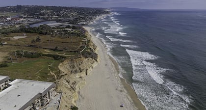 Coastal Townhouse - Close to Everything!