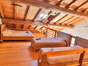 2 chambres, fer et planche à repasser, lit parapluie, Wi-Fi gratuit