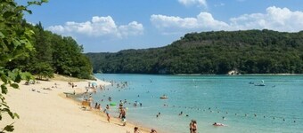 Gîte Les Plaisirs du Lac with spa & sauna