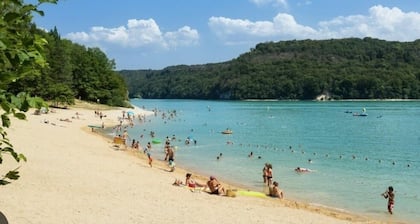 Gîte Les Plaisirs du Lac with spa & sauna