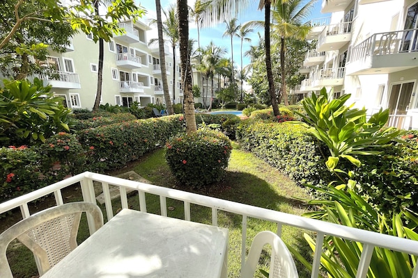 Estudio Deluxe, 2 camas de matrimonio, acceso a la piscina, en la zona del jardín | Terraza o patio